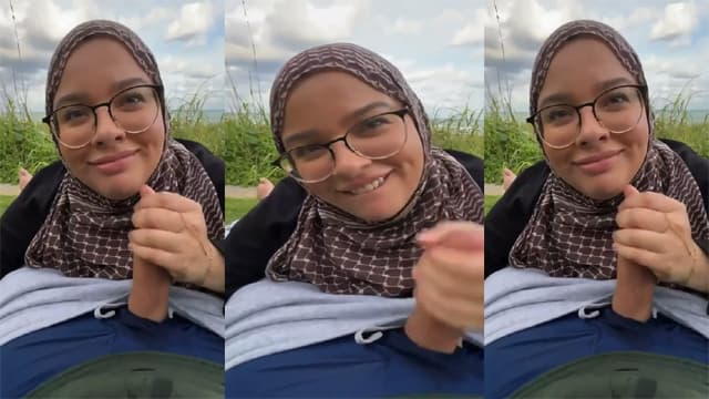 Desi Hijabi Hot – Maal Sucking Big Cock