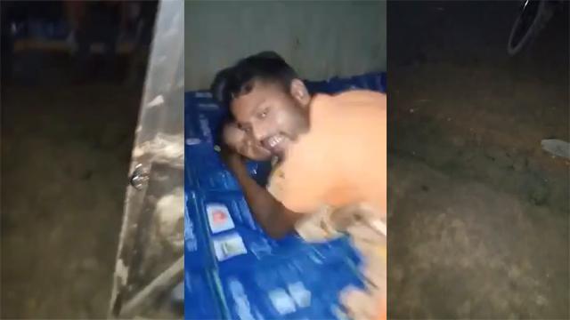 Chudai karte gaon ke chhora-chhori ka bana Porn Video